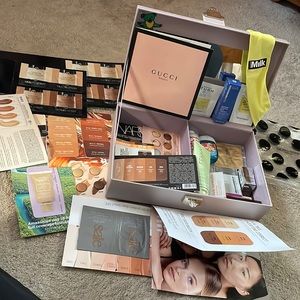 Foundation bag includes purple box with mirror ❤️